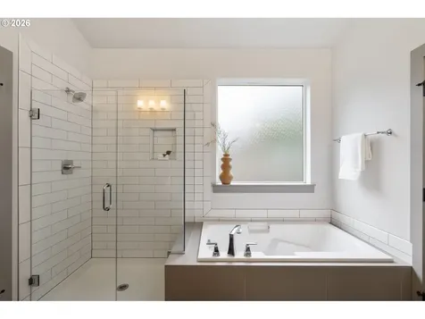 7667 SE Sherman Court Portland OR 97215