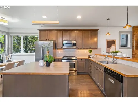 7667 SE Sherman Court Portland OR 97215