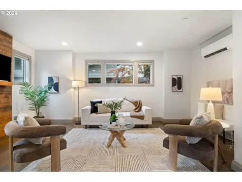 7667 SE Sherman Court Portland OR 97215