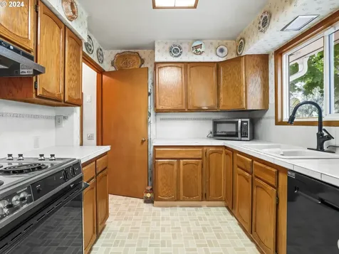 14633 SE Taylor Court Portland OR 97233