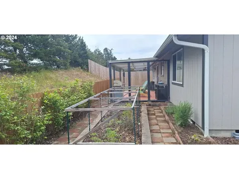 74 Park Village Drive Florence OR 97439