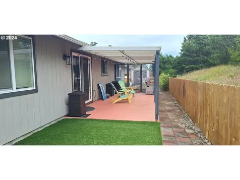74 Park Village Drive Florence OR 97439