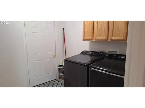 74 Park Village Drive Florence OR 97439
