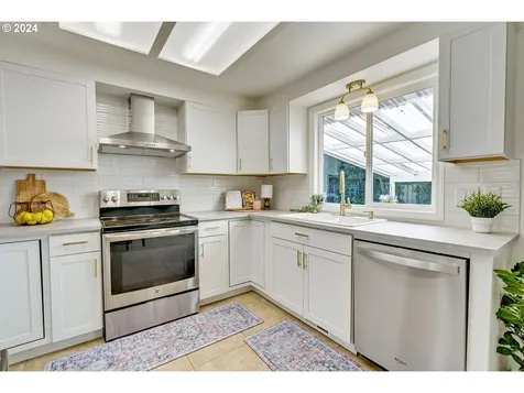 6834 Se 68th Court Hillsboro OR 97123