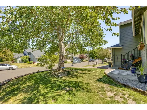 6834 Se 68th Court Hillsboro OR 97123