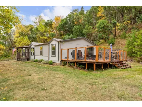481 Gentry Way Roseburg OR 97471