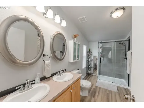 481 Gentry Way Roseburg OR 97471