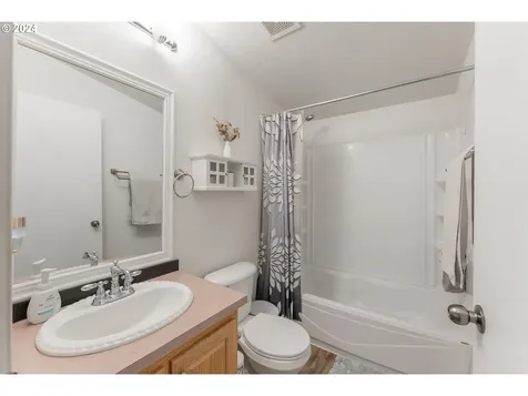 481 Gentry Way Roseburg OR 97471
