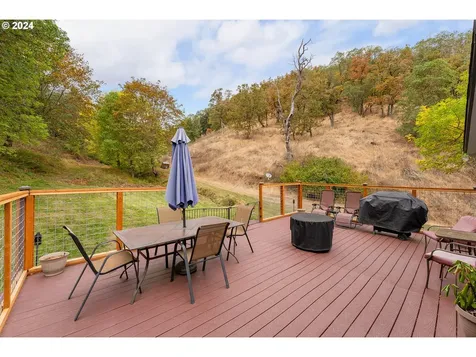 481 Gentry Way Roseburg OR 97471