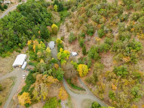 481 Gentry Way Roseburg OR 97471