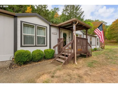 481 Gentry Way Roseburg OR 97471