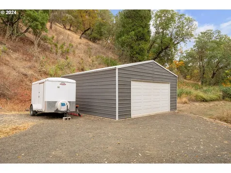 481 Gentry Way Roseburg OR 97471