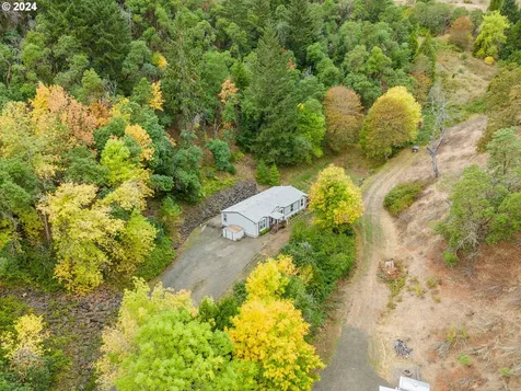 481 Gentry Way Roseburg OR 97471