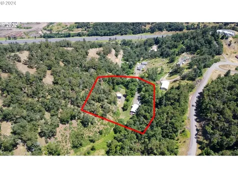 481 Gentry Way Roseburg OR 97471