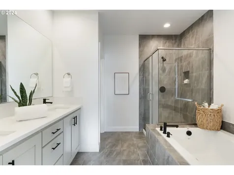 6938 SE Skipper Lane Hillsboro OR 97123