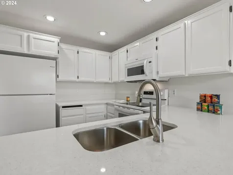6703 SE Ariel Street Hillsboro OR 97123