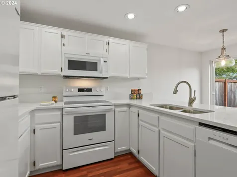 6703 SE Ariel Street Hillsboro OR 97123