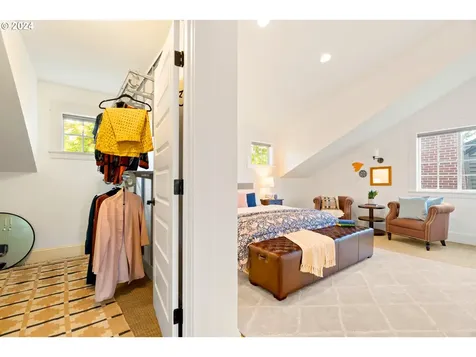5426 Ne 32nd Place Portland OR 97211