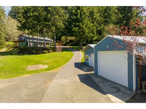 89915 Ben Bunch Road Florence OR 97439