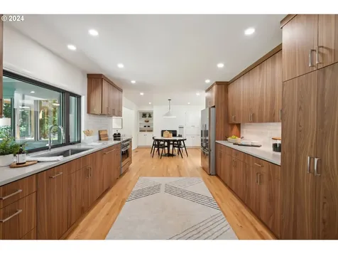 3310 Sw 70th Avenue Portland OR 97225