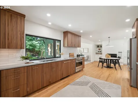 3310 Sw 70th Avenue Portland OR 97225