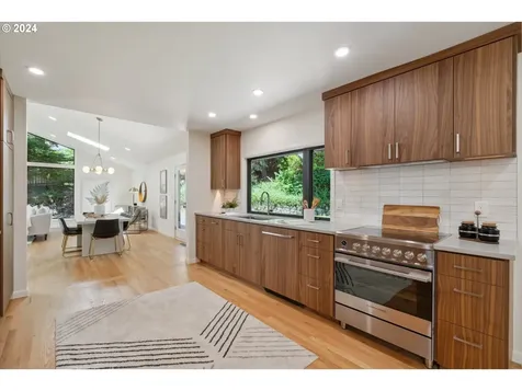 3310 Sw 70th Avenue Portland OR 97225