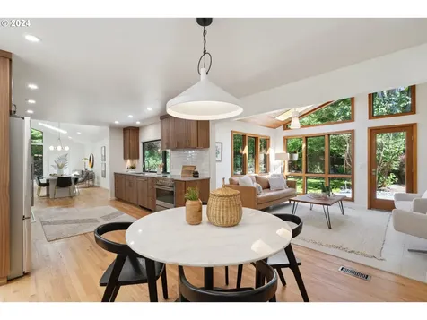 3310 Sw 70th Avenue Portland OR 97225