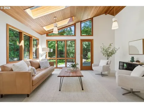3310 Sw 70th Avenue Portland OR 97225