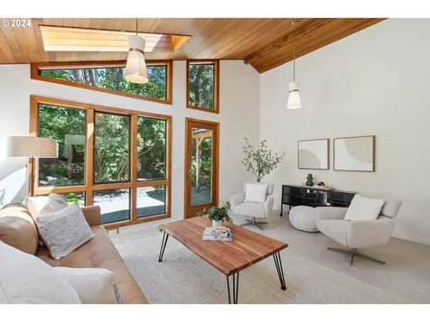 3310 Sw 70th Avenue Portland OR 97225