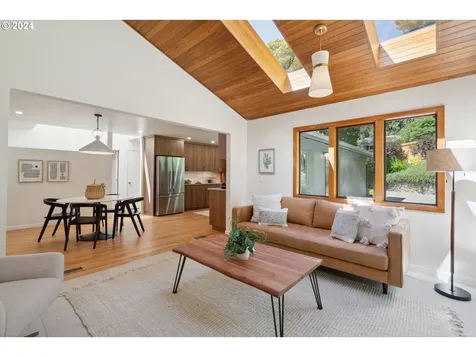 3310 Sw 70th Avenue Portland OR 97225