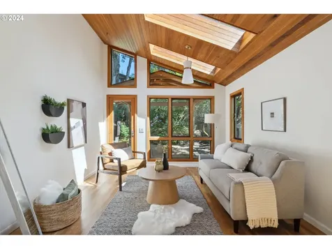 3310 Sw 70th Avenue Portland OR 97225