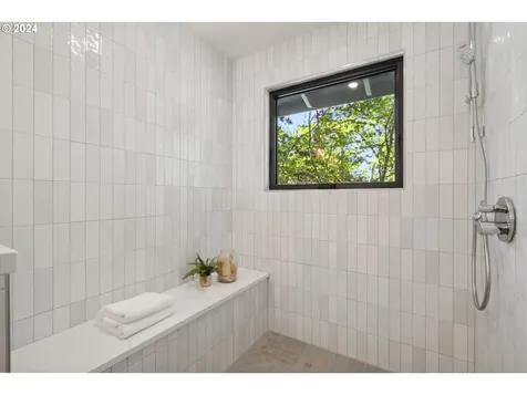 3310 Sw 70th Avenue Portland OR 97225