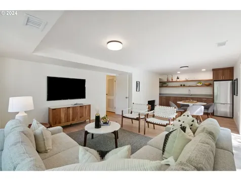 3310 Sw 70th Avenue Portland OR 97225