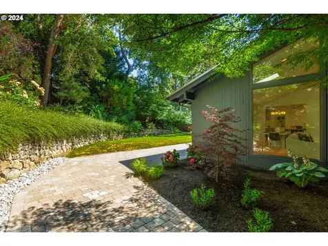 3310 Sw 70th Avenue Portland OR 97225
