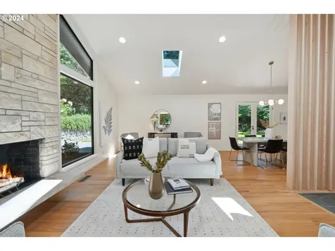 3310 Sw 70th Avenue Portland OR 97225