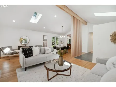 3310 Sw 70th Avenue Portland OR 97225