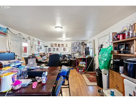 1891 17th Street Springfield OR 97477