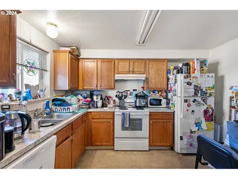 1891 17th Street Springfield OR 97477