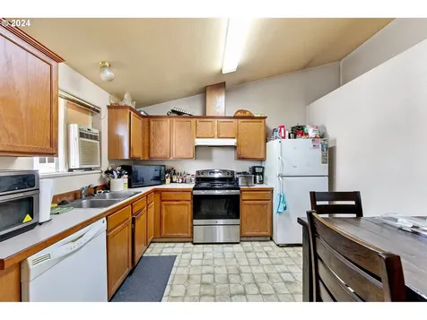 1891 17th Street Springfield OR 97477
