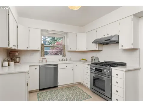 179 Mccarver Avenue Oregon City OR 97045