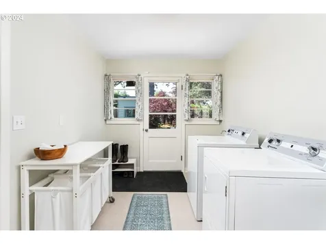 179 Mccarver Avenue Oregon City OR 97045