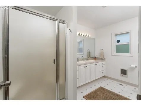 179 Mccarver Avenue Oregon City OR 97045