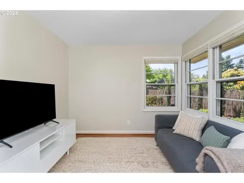 179 Mccarver Avenue Oregon City OR 97045