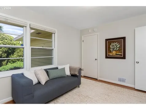 179 Mccarver Avenue Oregon City OR 97045