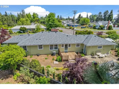 179 Mccarver Avenue Oregon City OR 97045