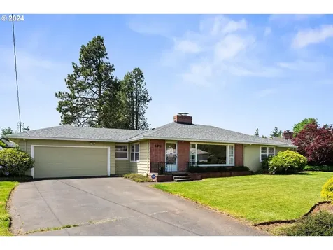 179 Mccarver Avenue Oregon City OR 97045
