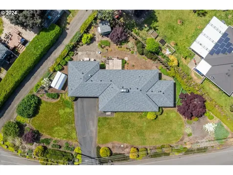 179 Mccarver Avenue Oregon City OR 97045