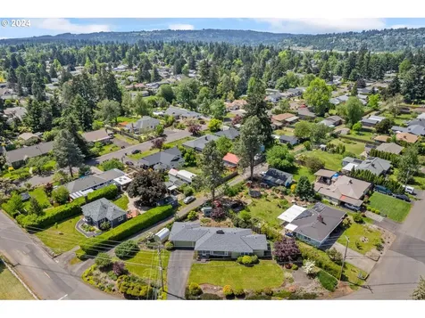 179 Mccarver Avenue Oregon City OR 97045