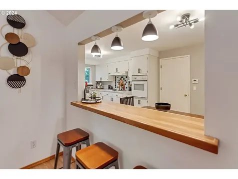 4105 Nw Carlton Court Portland OR 97229
