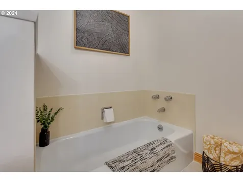 4105 Nw Carlton Court Portland OR 97229